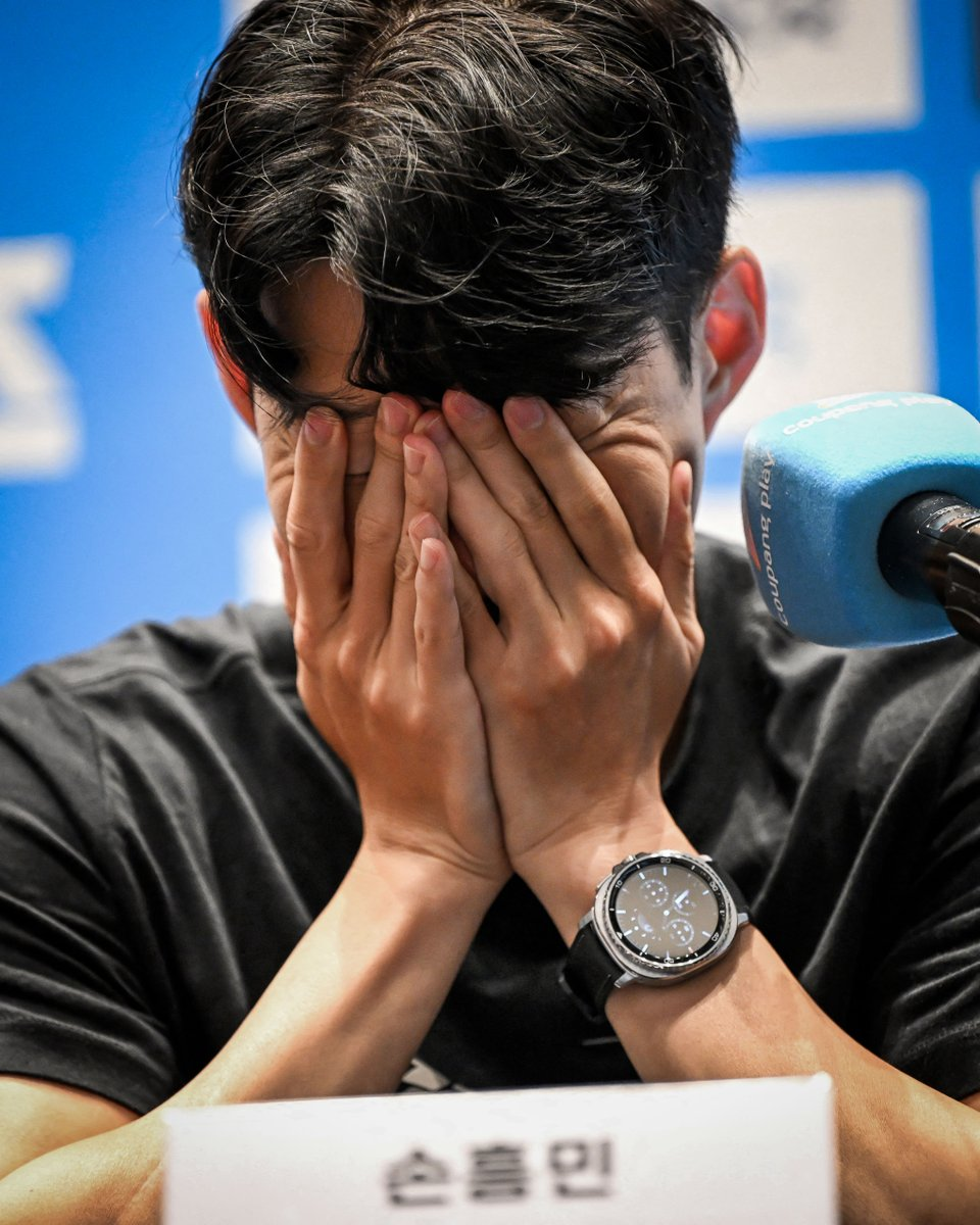 动情时刻！孙兴慜发布会确认离开热刺，情绪激动一度掩面而泣