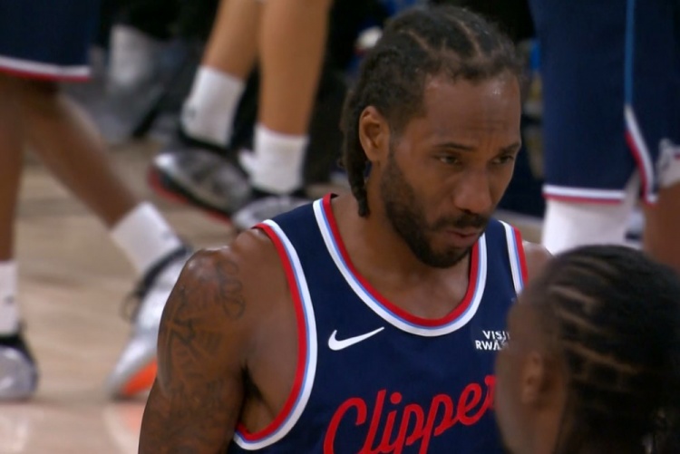 v站体育-动作有点大!赫夫防守击中伦纳德面部 被吹一级恶意犯规