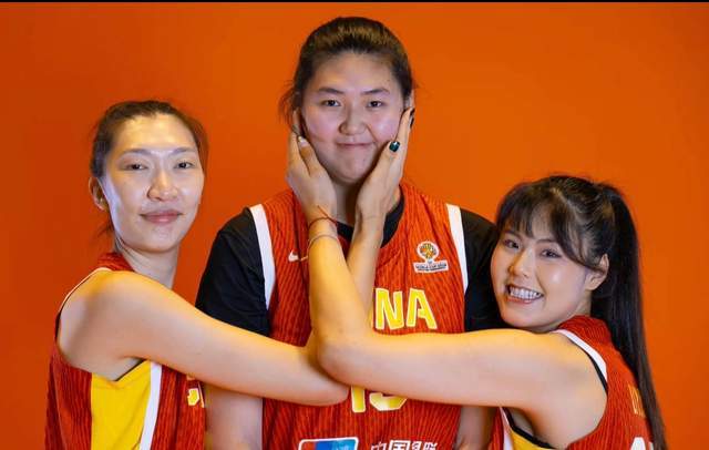 v体育-中国女篮今夜首发5人出炉！韩旭+杨舒予、陈明伶、罗欣棫、张曼曼